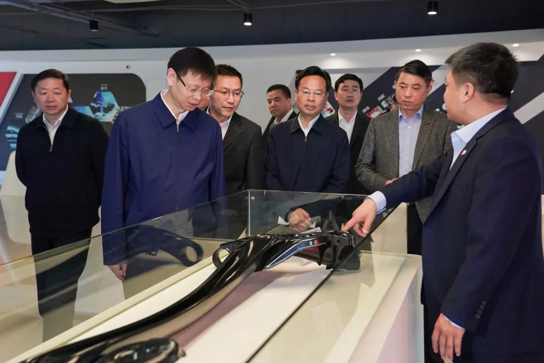 We warmly welcome Xu Kunlin, member of the Standing Committee of the CPC Jiangsu Provincial Committee and Secretary of the CPC Suzhou Municipal Committee, and his party to Jiangsu northerners for investigation and research We warmly welcome Xu Kunlin, member of the Standing Committee of the CPC Jiangsu Provincial Committee and Secretary of the CPC Suzhou Municipal Committee, and his party to Jiangsu northerners for investigation and research