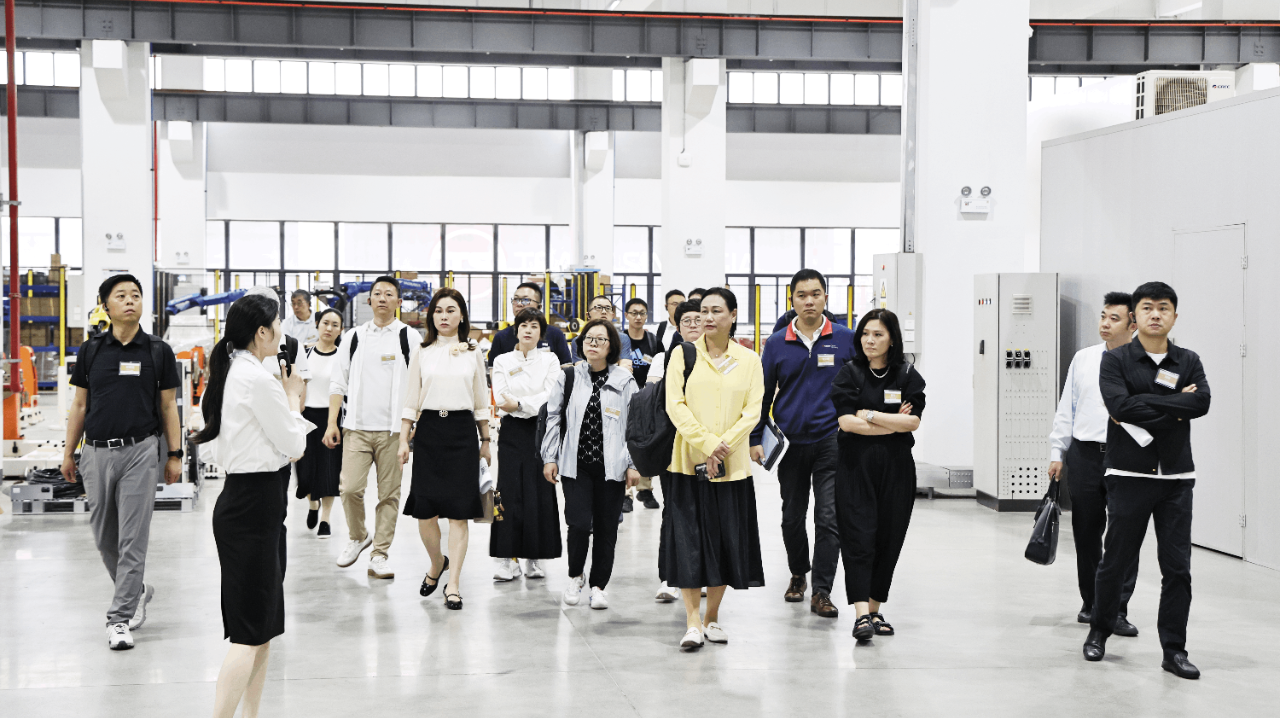 中欧国际工商学院EMBA2022级国内实境课程走进AG旗舰厅