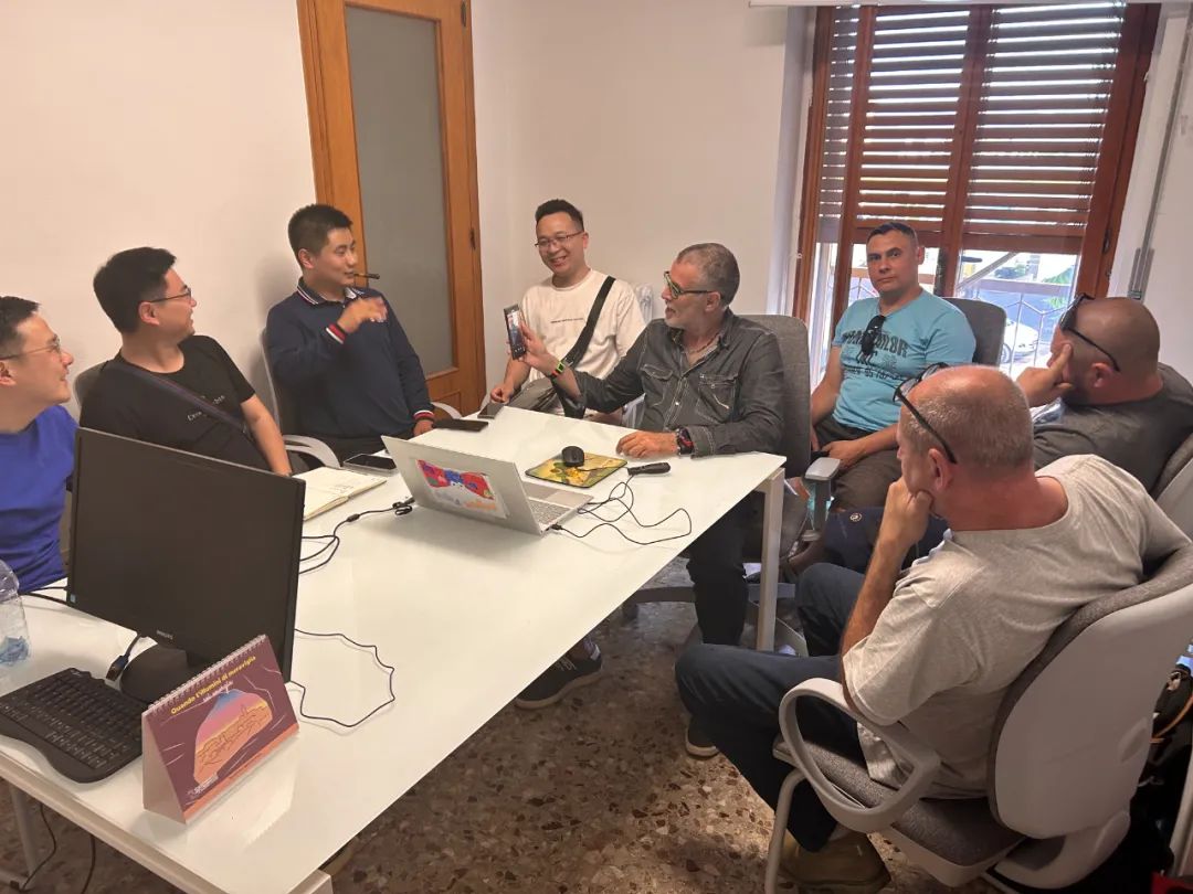 AG旗舰厅海外项目团队出征意大利