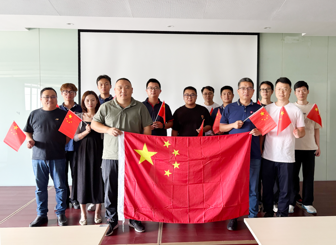 愿以吾辈之青春 捍卫盛世之中华 | AG旗舰厅组织观看九三阅兵仪式 愿以吾辈之青春 捍卫盛世之中华 | AG旗舰厅组织观看九三阅兵仪式